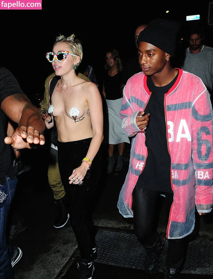 Miley Cyrus Onlyfans Photo Gallery 