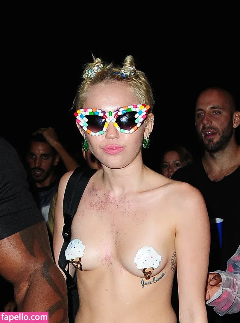 Miley Cyrus Onlyfans Photo Gallery 