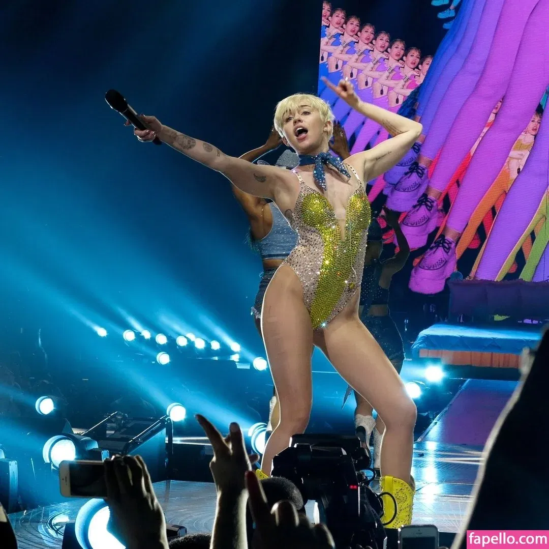 Miley Cyrus Onlyfans Photo Gallery 