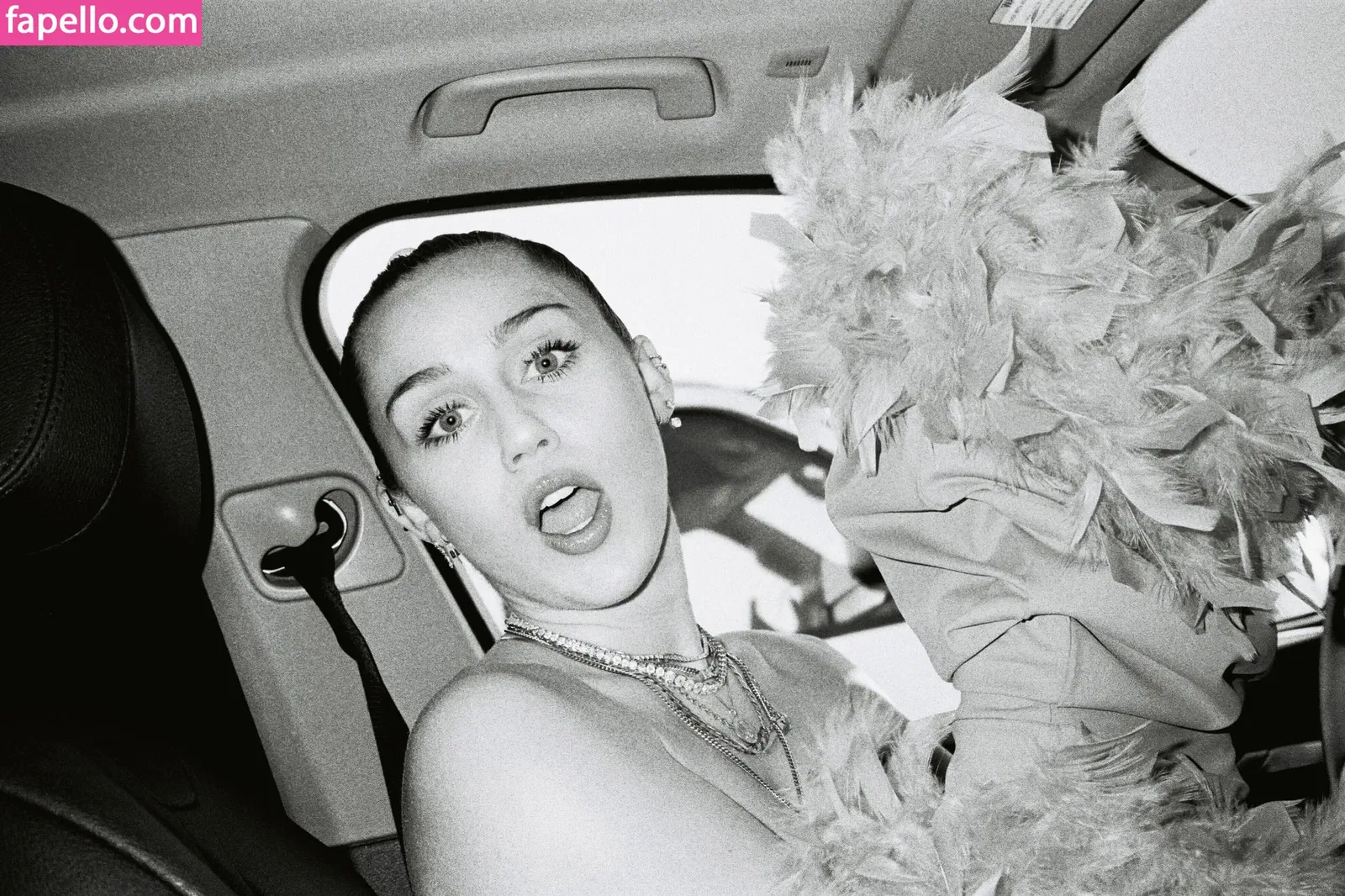 Miley Cyrus Onlyfans Photo Gallery 