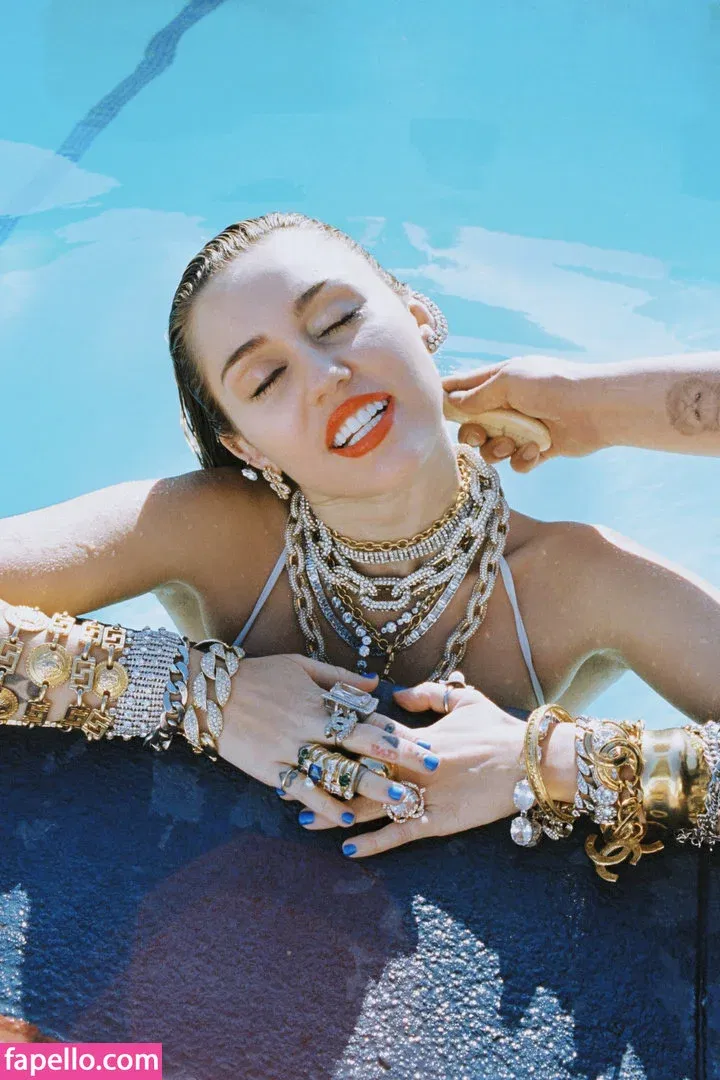 Miley Cyrus Onlyfans Photo Gallery 