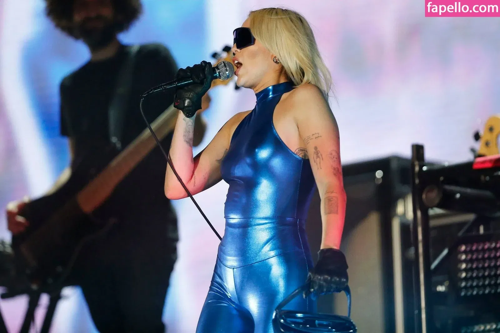 Miley Cyrus Onlyfans Photo Gallery 