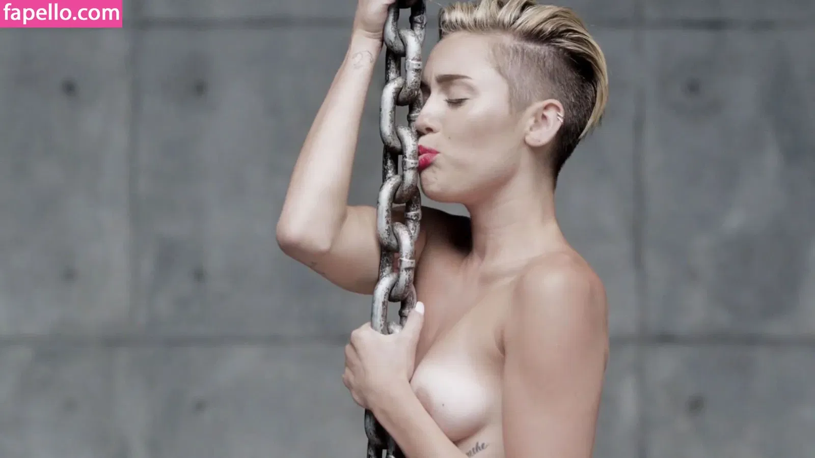 Miley Cyrus Onlyfans Photo Gallery 