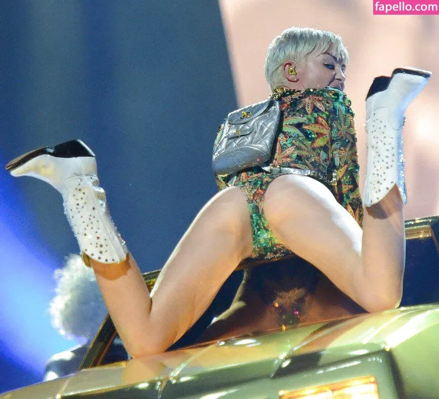 Miley Cyrus Onlyfans Photo Gallery 