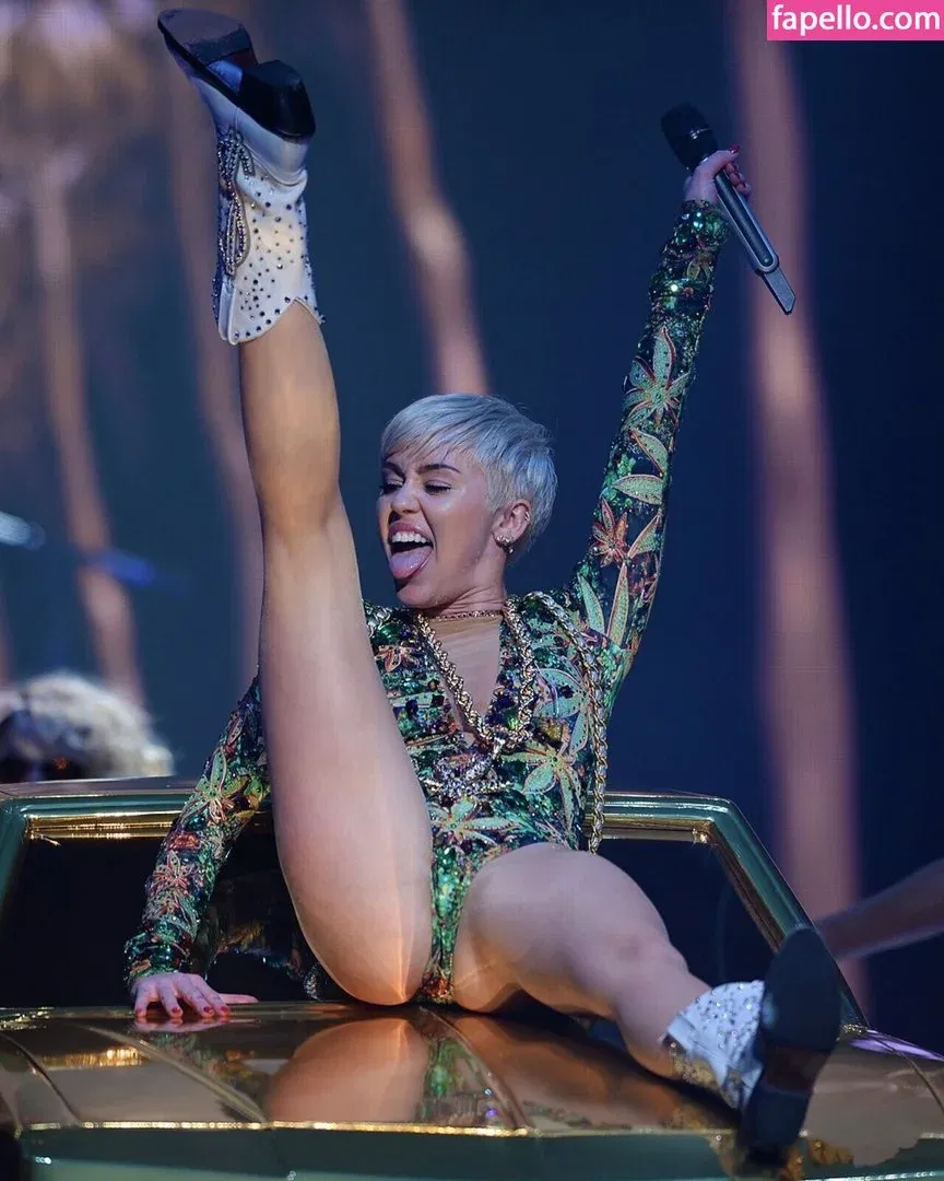 Miley Cyrus Onlyfans Photo Gallery 