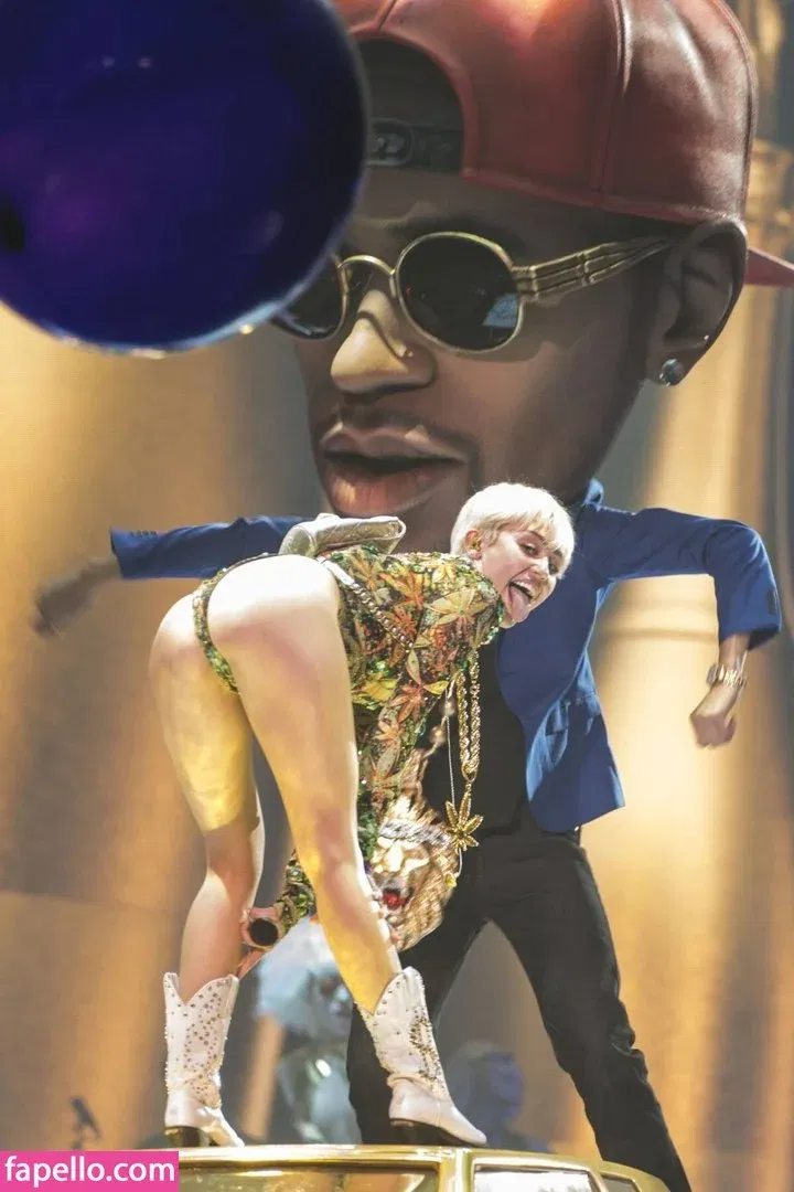 Miley Cyrus Onlyfans Photo Gallery 