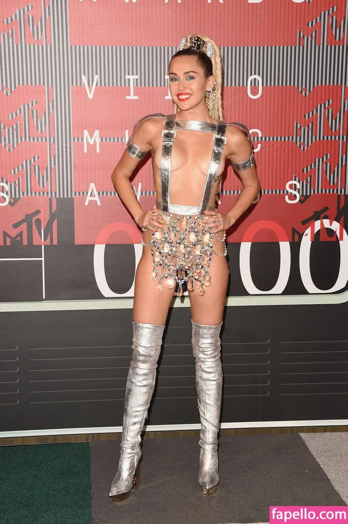 Miley Cyrus Onlyfans Photo Gallery 