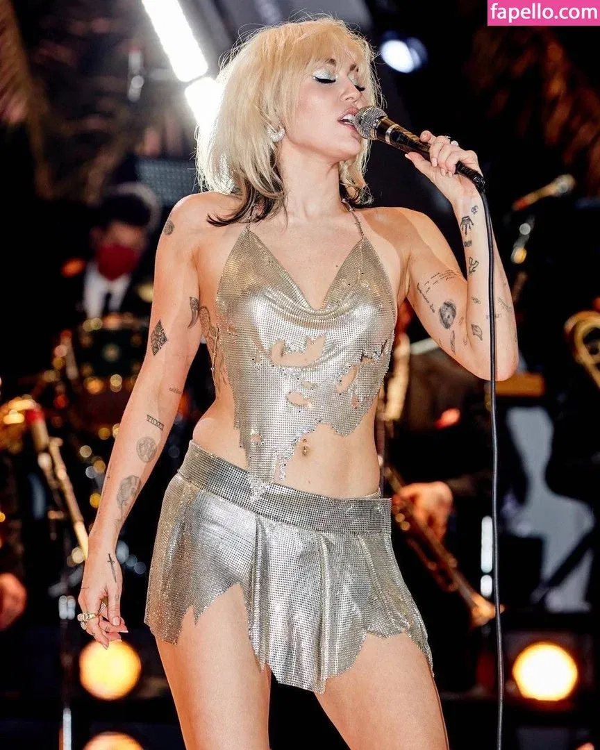 Miley Cyrus Onlyfans Photo Gallery 