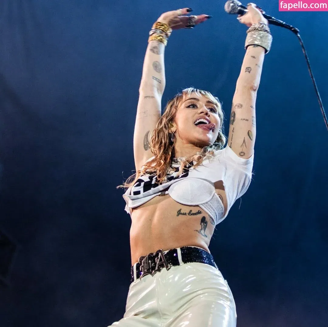 Miley Cyrus Onlyfans Photo Gallery 