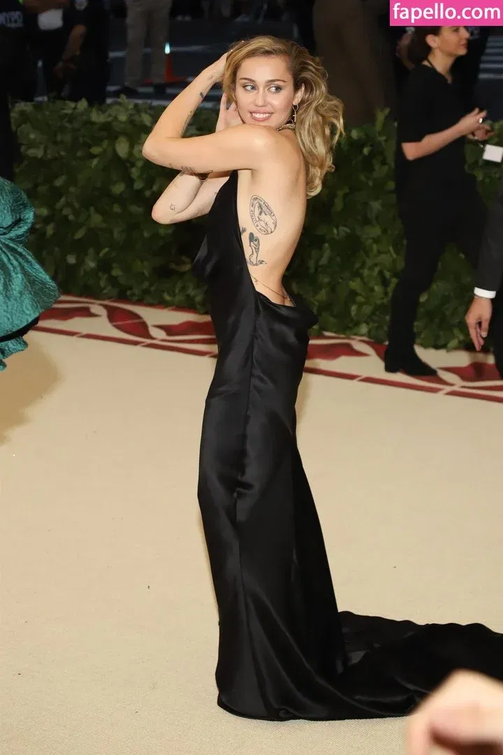 Miley Cyrus Onlyfans Photo Gallery 