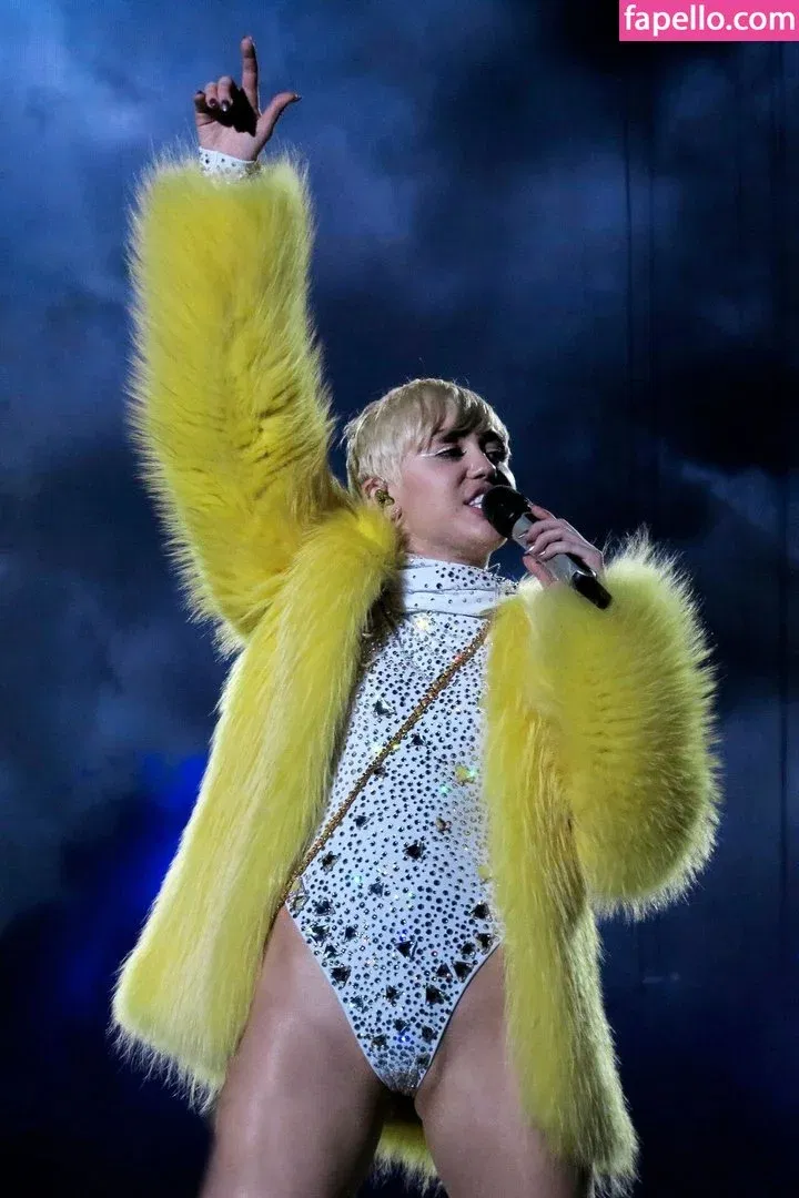 Miley Cyrus Onlyfans Photo Gallery 