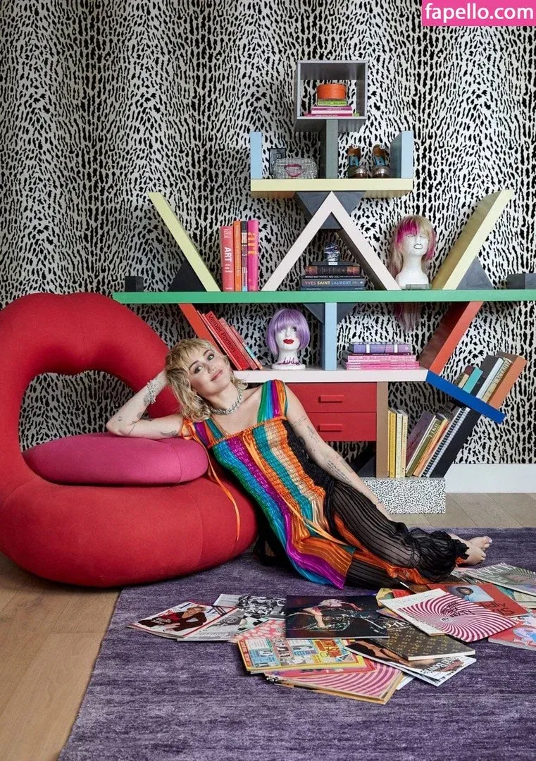 Miley Cyrus Onlyfans Photo Gallery 