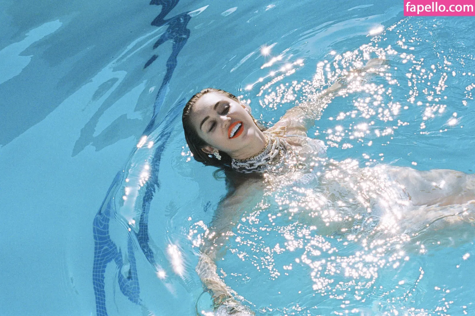 Miley Cyrus Onlyfans Photo Gallery 