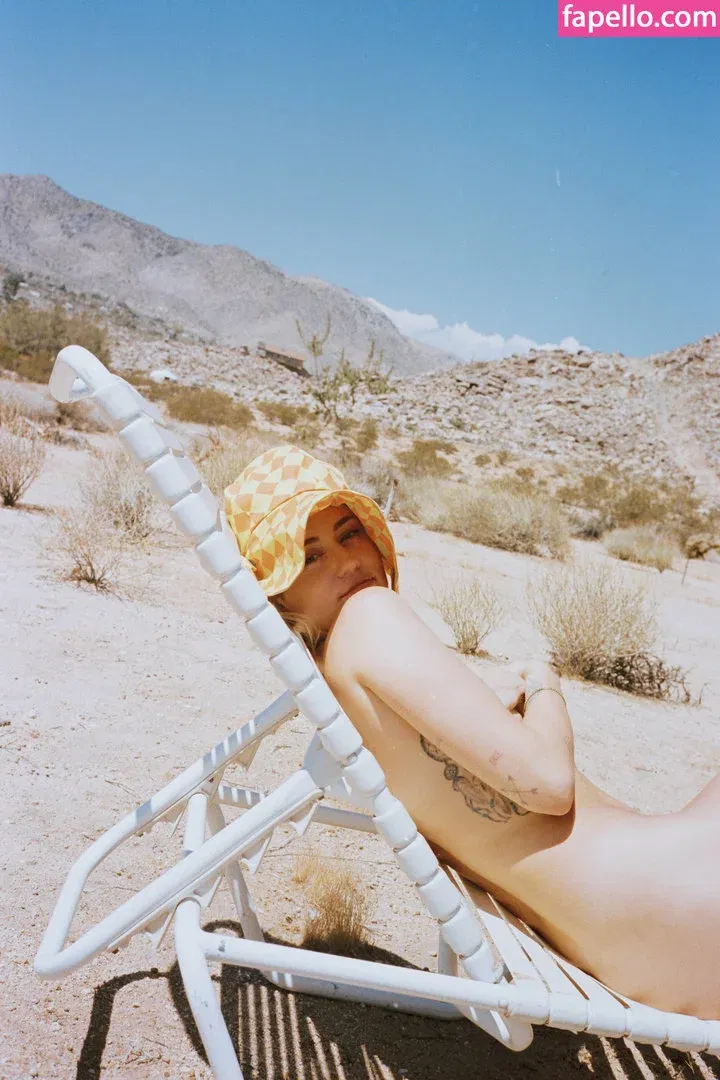 Miley Cyrus Onlyfans Photo Gallery 