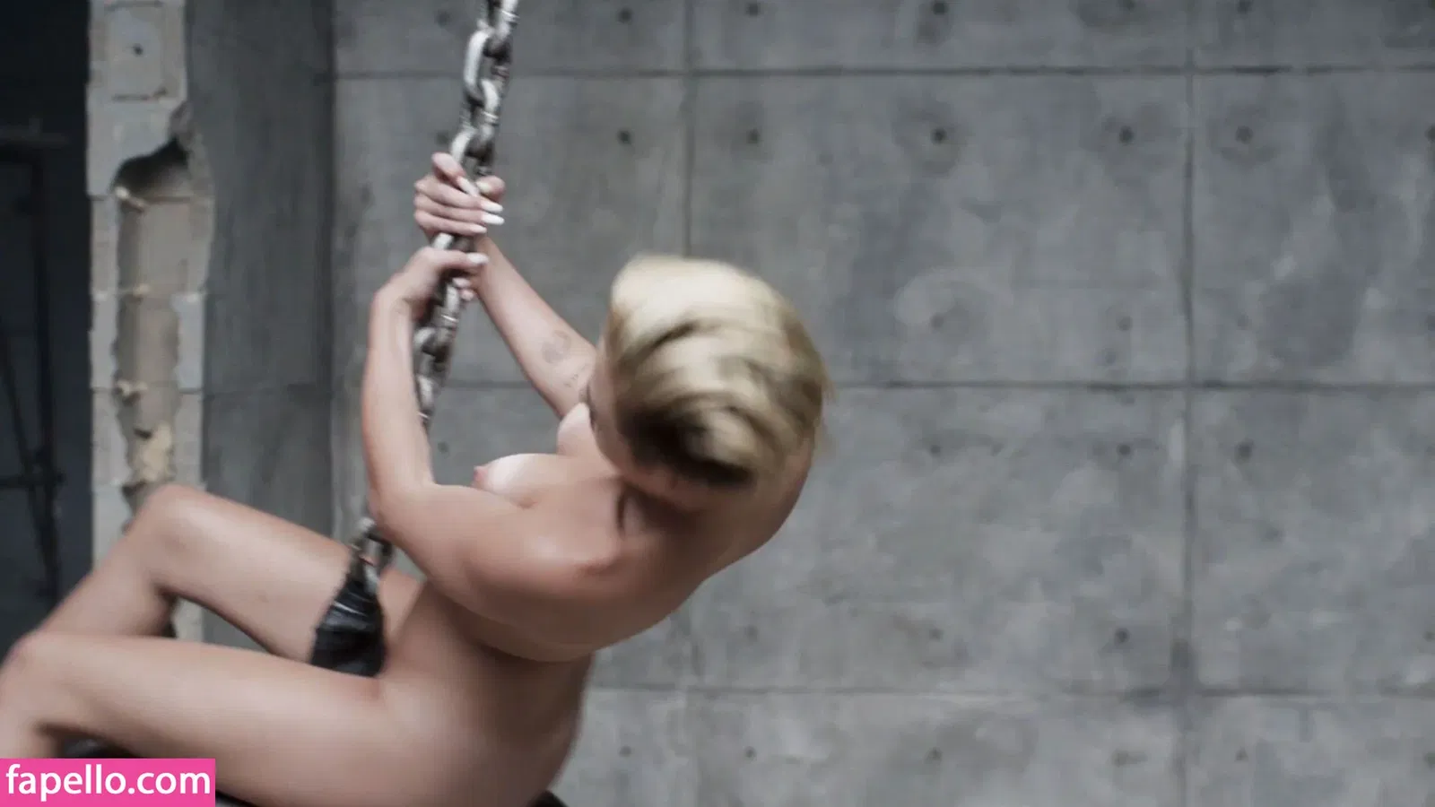 Miley Cyrus Onlyfans Photo Gallery 