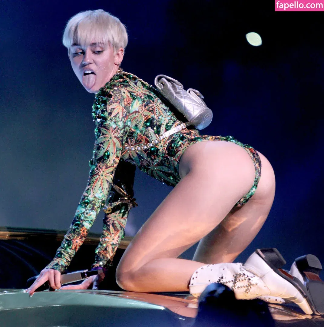 Miley Cyrus Onlyfans Photo Gallery 