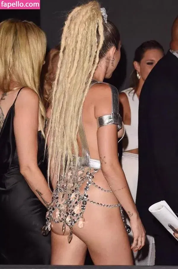 Miley Cyrus Onlyfans Photo Gallery 