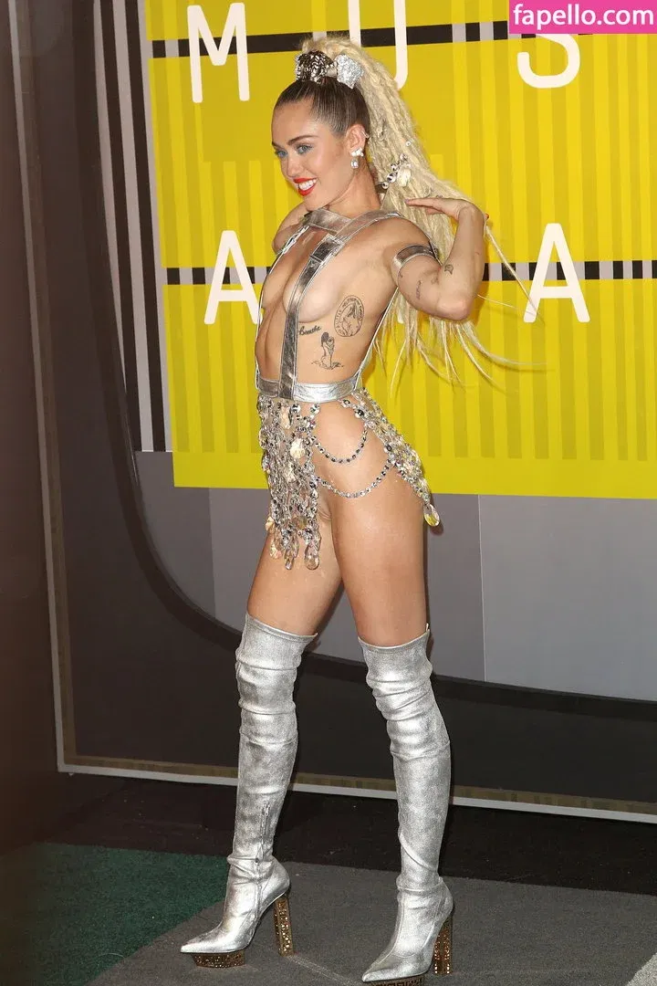 Miley Cyrus Onlyfans Photo Gallery 