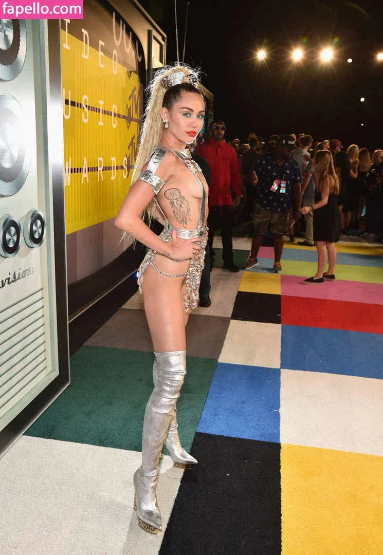 Miley Cyrus Onlyfans Photo Gallery 