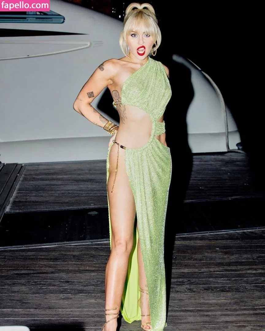 Miley Cyrus Onlyfans Photo Gallery 