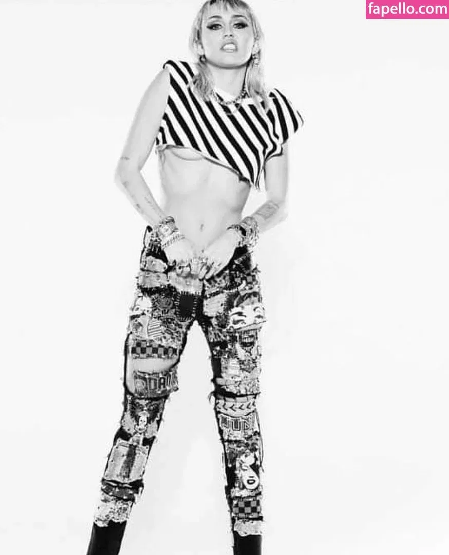 Miley Cyrus Onlyfans Photo Gallery 