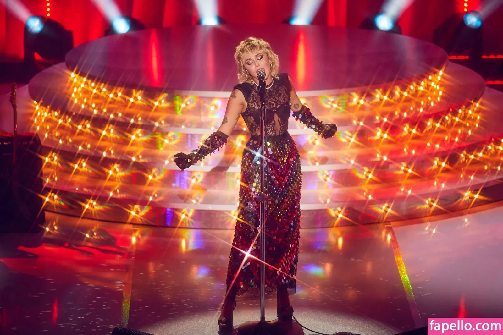 Miley Cyrus Onlyfans Photo Gallery 