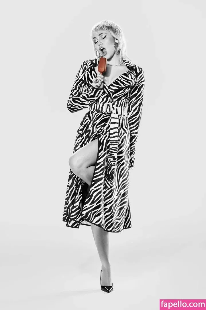 Miley Cyrus Onlyfans Photo Gallery 