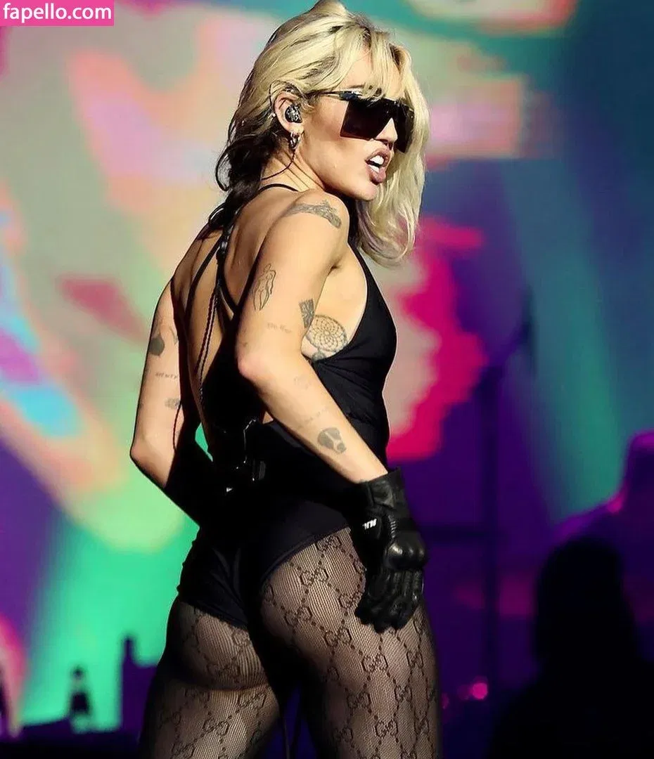 Miley Cyrus Onlyfans Photo Gallery 