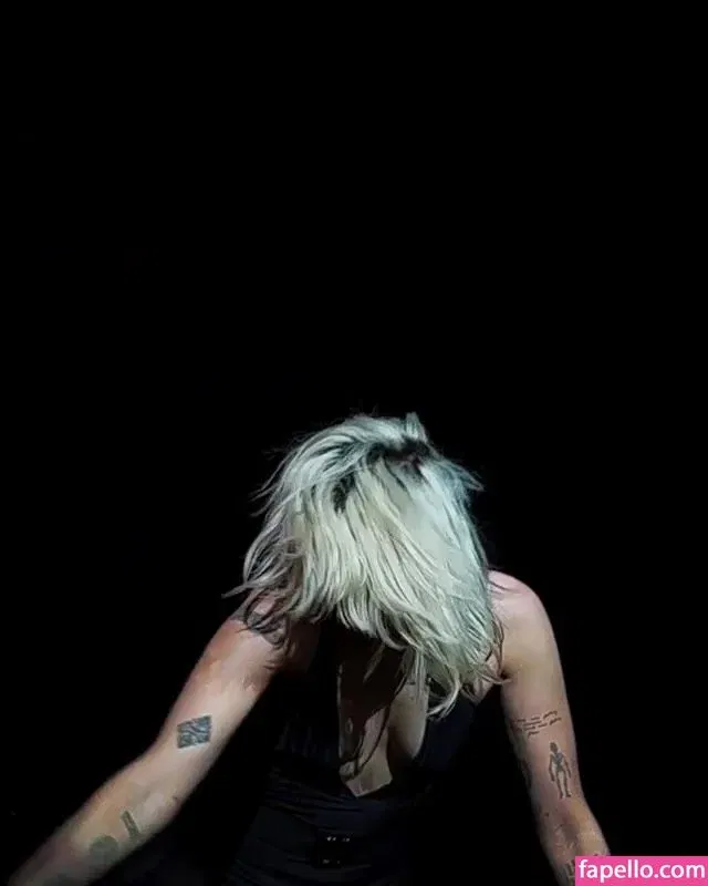 Miley Cyrus Onlyfans Photo Gallery 