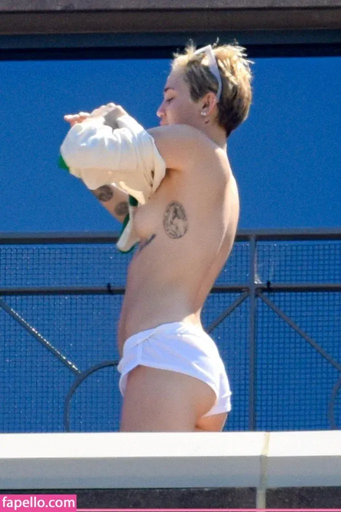 Miley Cyrus Onlyfans Photo Gallery 