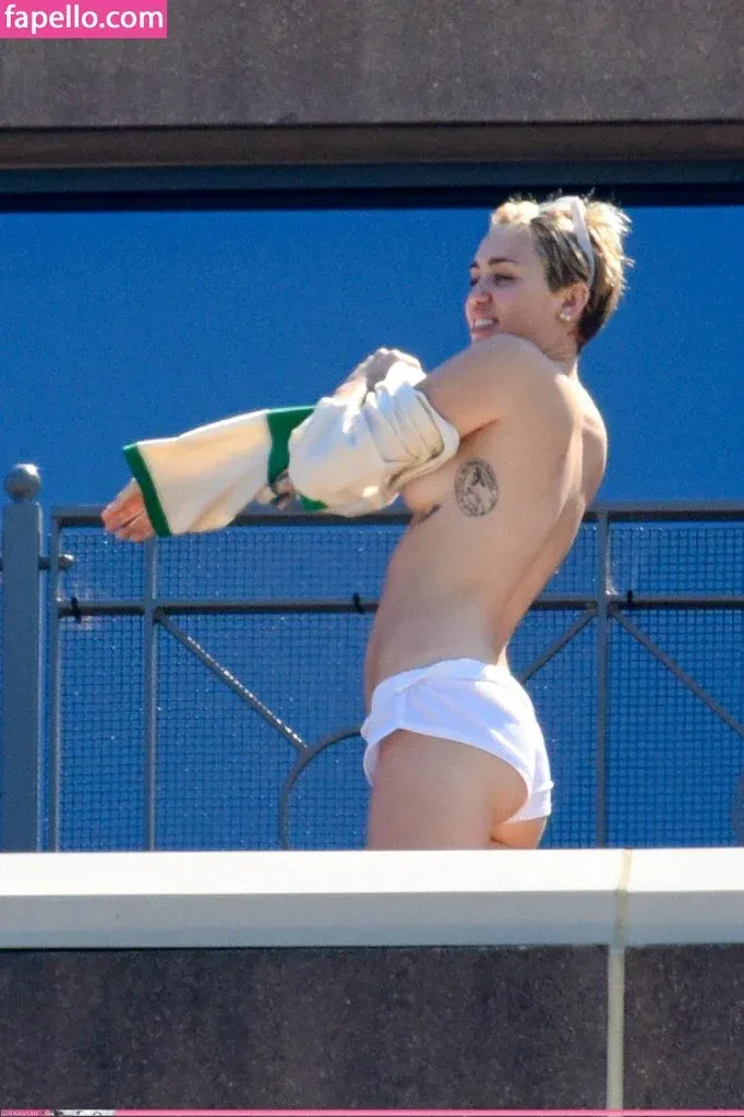 Miley Cyrus Onlyfans Photo Gallery 