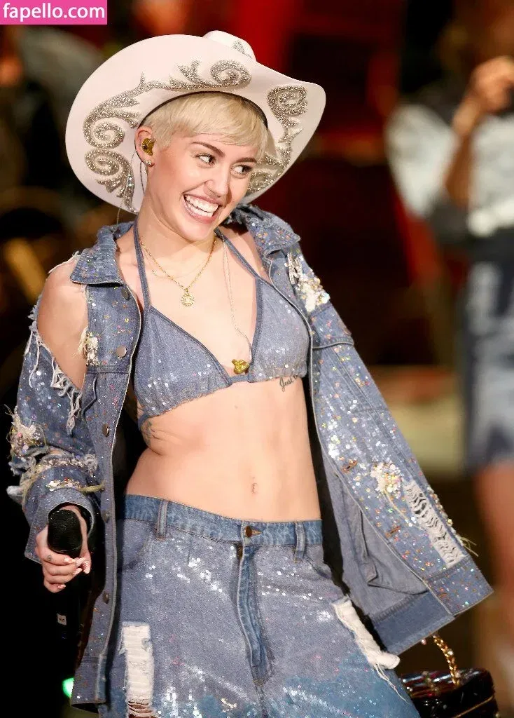 Miley Cyrus Onlyfans Photo Gallery 