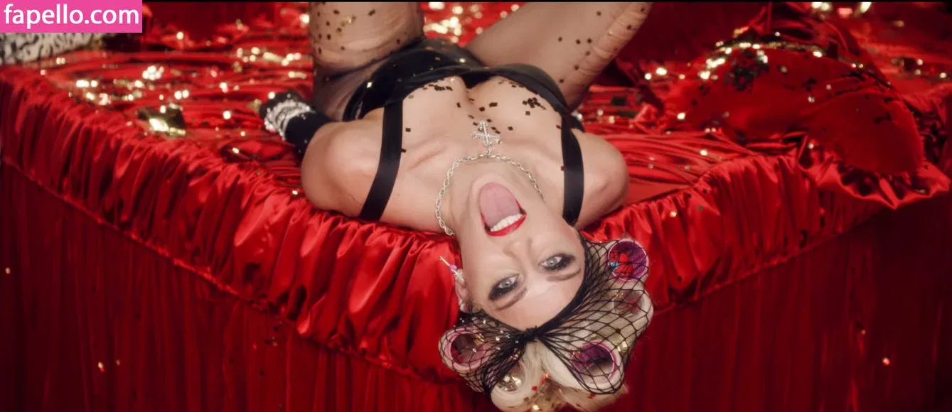 Miley Cyrus Onlyfans Photo Gallery 