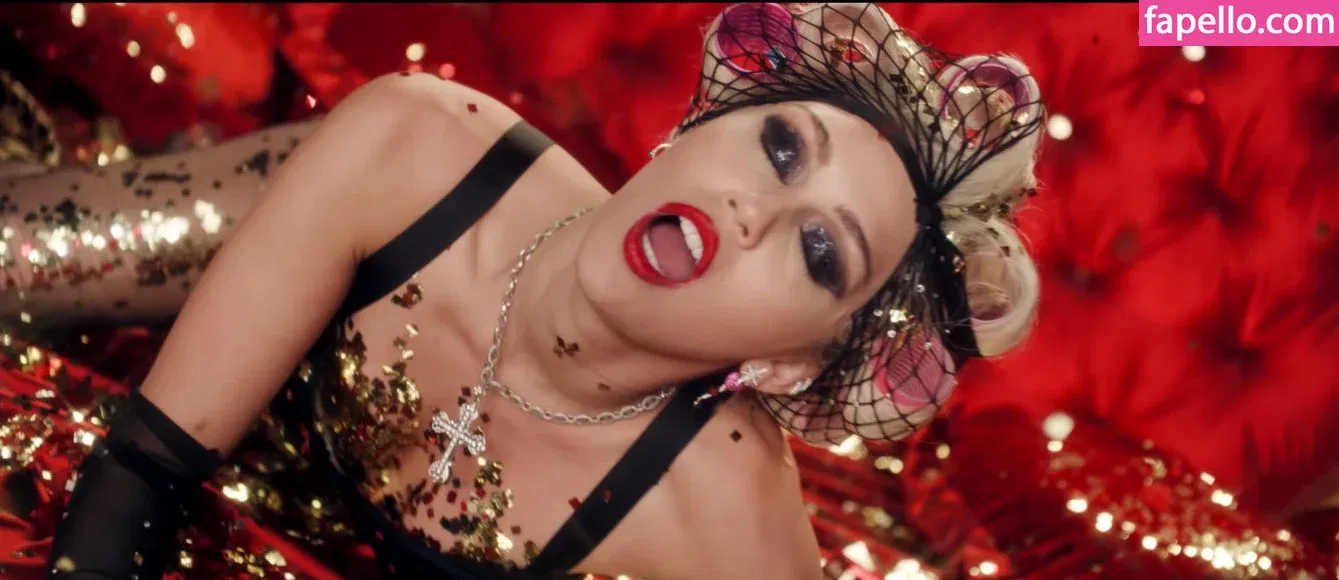 Miley Cyrus Onlyfans Photo Gallery 