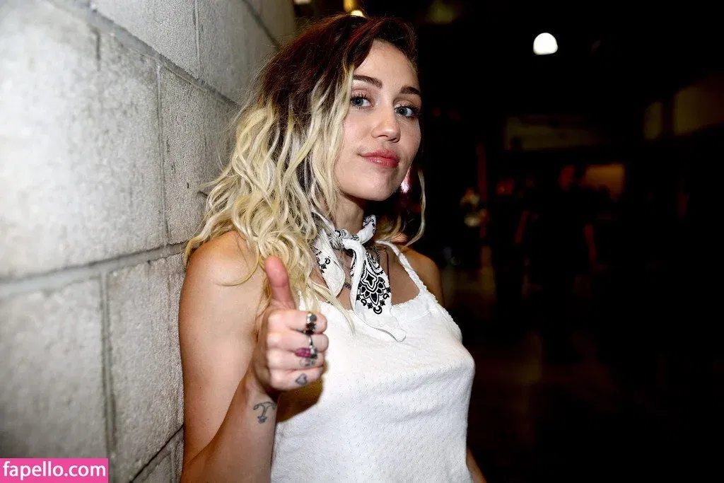 Miley Cyrus Onlyfans Photo Gallery 