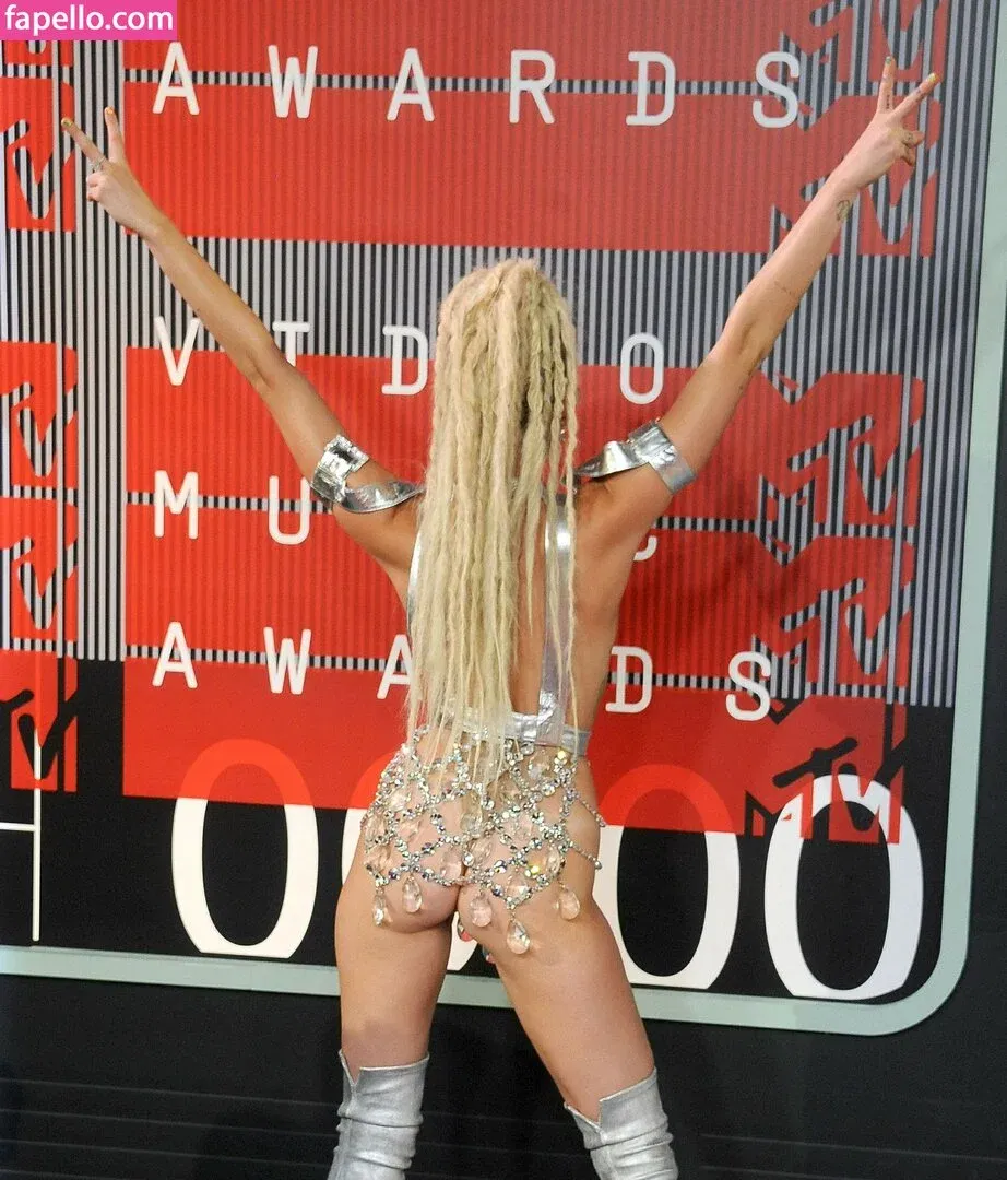 Miley Cyrus Onlyfans Photo Gallery 