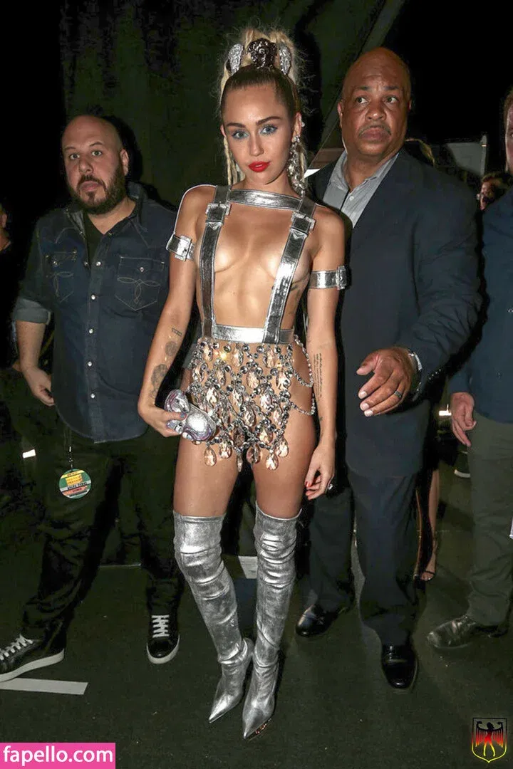 Miley Cyrus Onlyfans Photo Gallery 