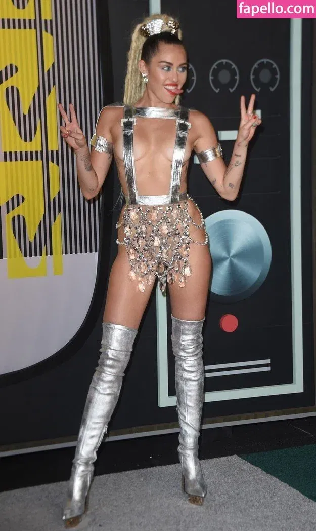 Miley Cyrus Onlyfans Photo Gallery 