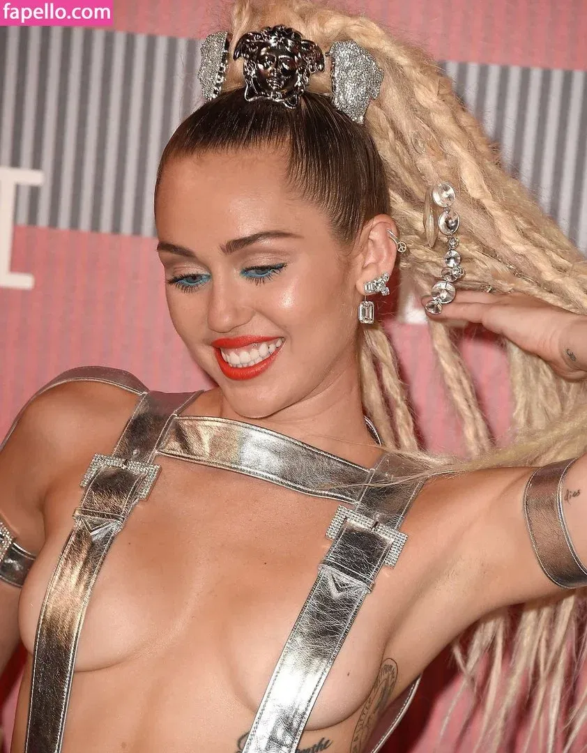 Miley Cyrus Onlyfans Photo Gallery 