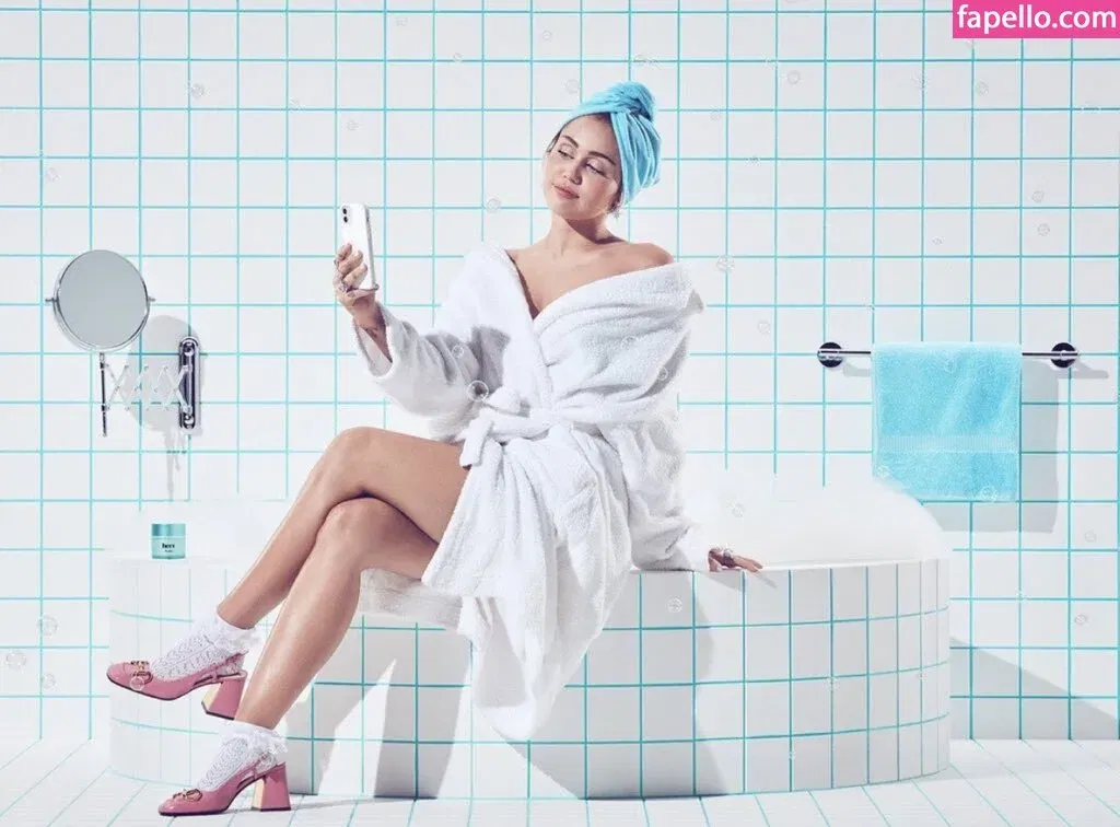 Miley Cyrus Onlyfans Photo Gallery 