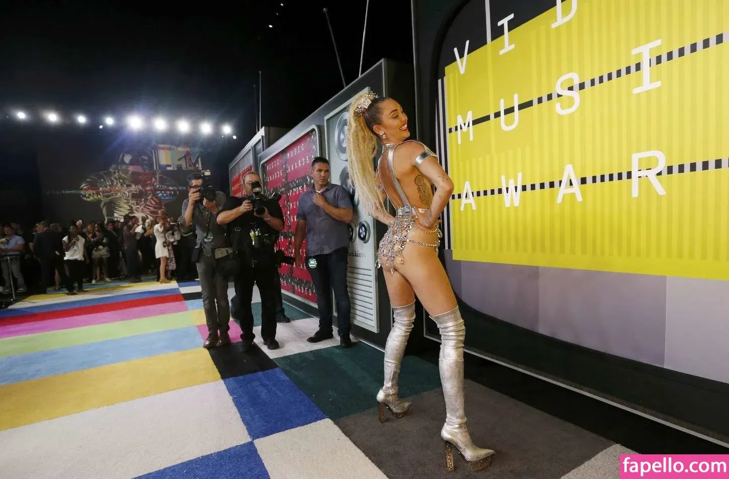 Miley Cyrus Onlyfans Photo Gallery 