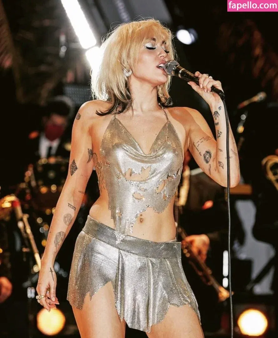 Miley Cyrus Onlyfans Photo Gallery 