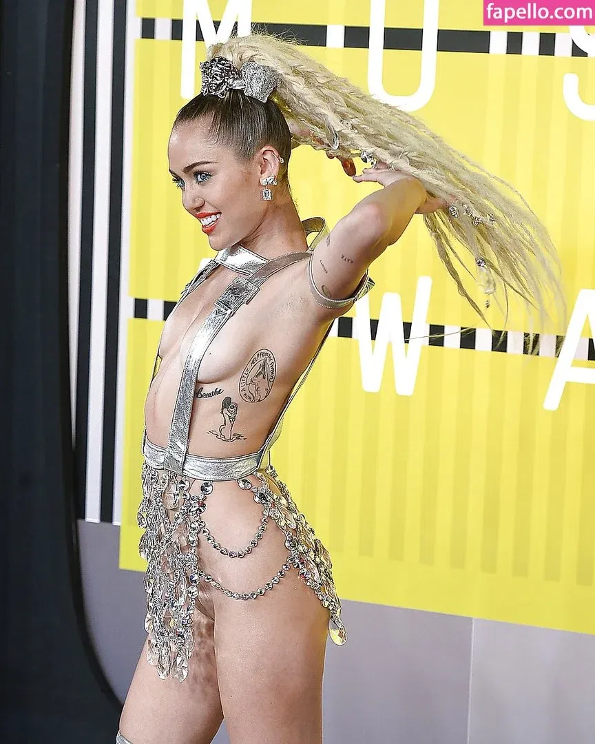 Miley Cyrus Onlyfans Photo Gallery 