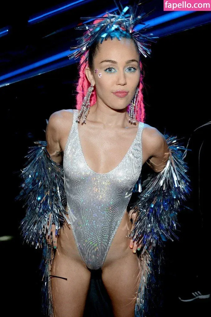 Miley Cyrus Onlyfans Photo Gallery 
