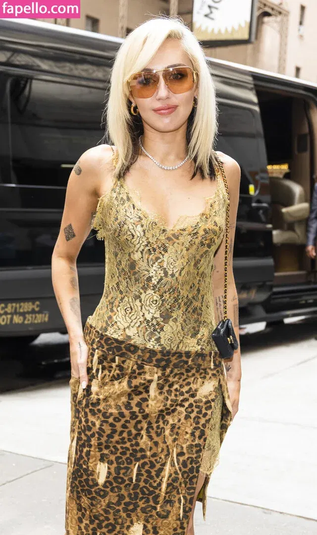 Miley Cyrus Onlyfans Photo Gallery 