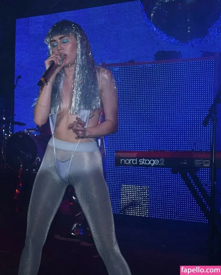 Miley Cyrus Onlyfans Photo Gallery 