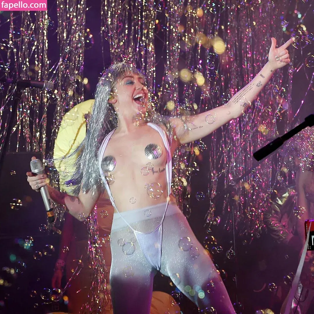Miley Cyrus Onlyfans Photo Gallery 