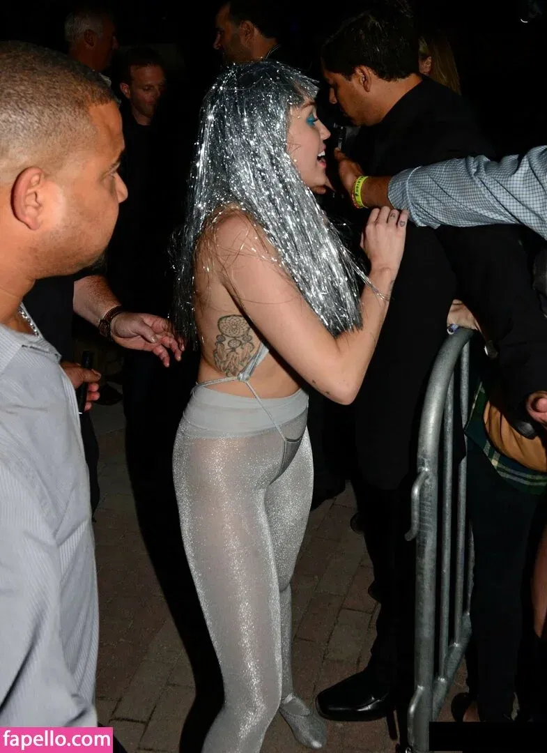 Miley Cyrus Onlyfans Photo Gallery 