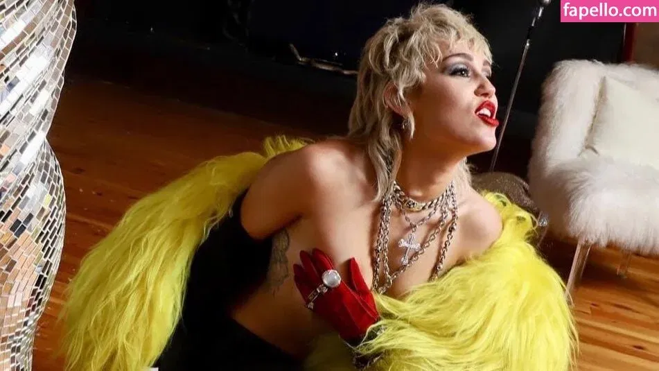 Miley Cyrus Onlyfans Photo Gallery 