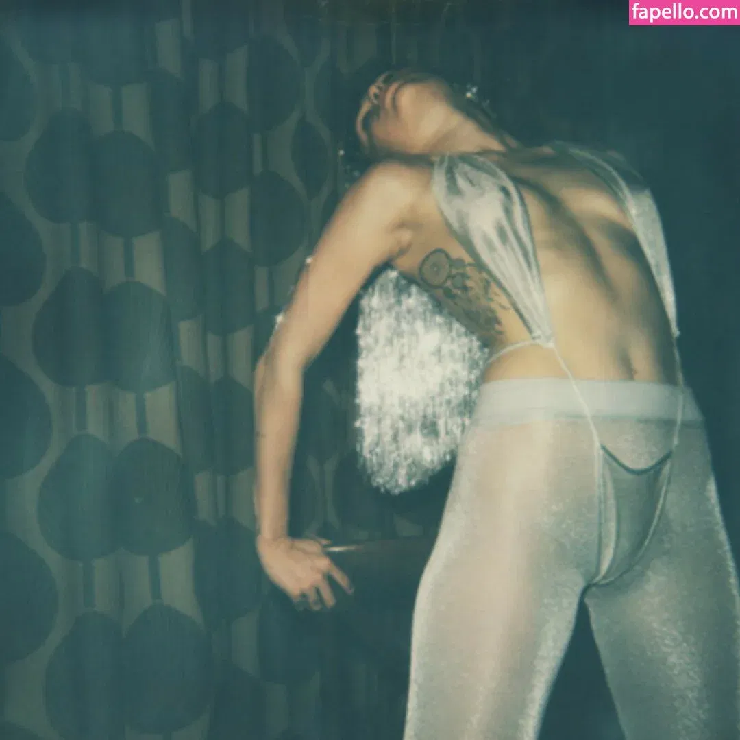 Miley Cyrus Onlyfans Photo Gallery 